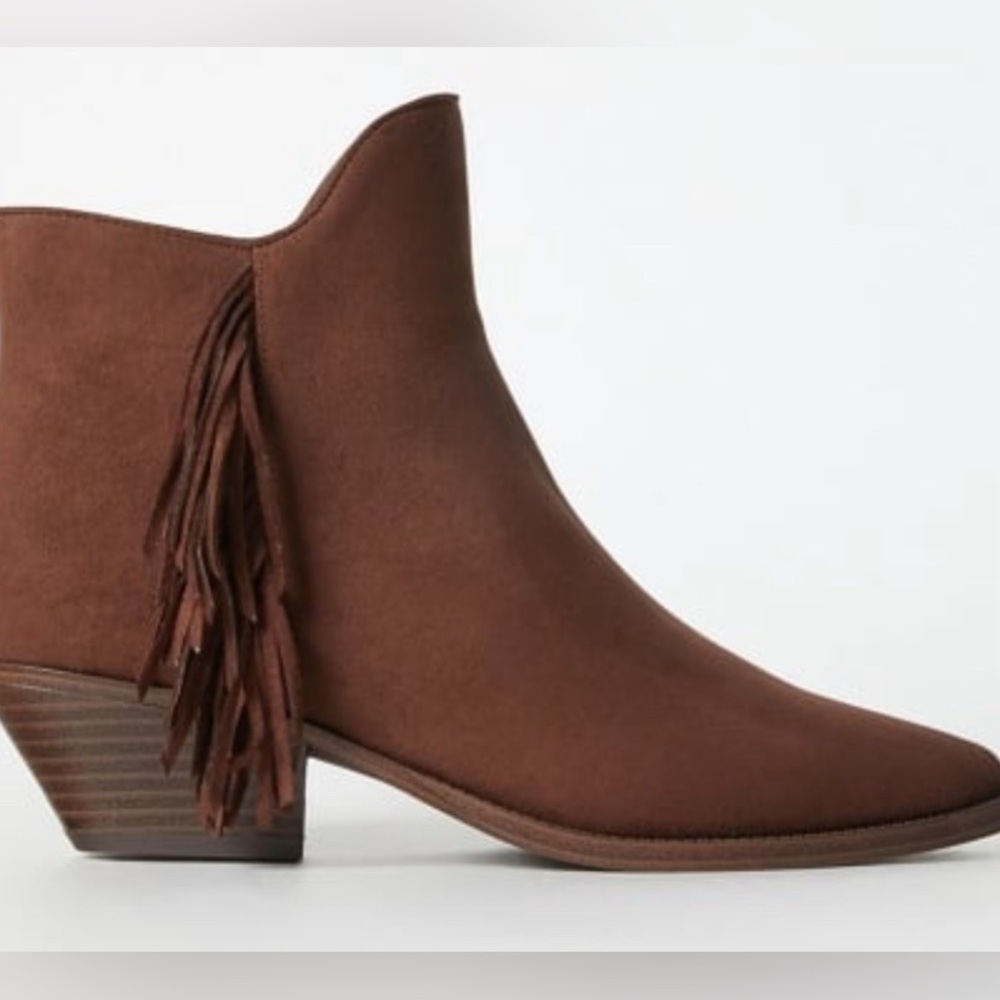 Tahlea Pointed Toe Boot - Picture 3 of 9